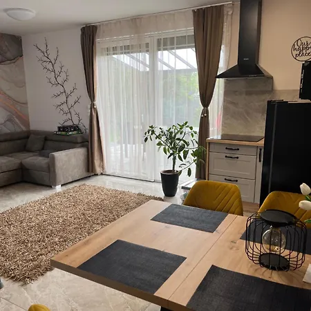 Dream Apartman Aliga Apartment *